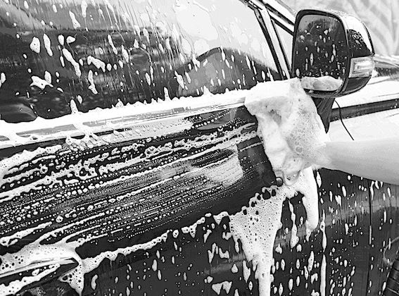 INFO AUTOMOBILE-CLUB – Il est interdit de laver sa voiture à domicile